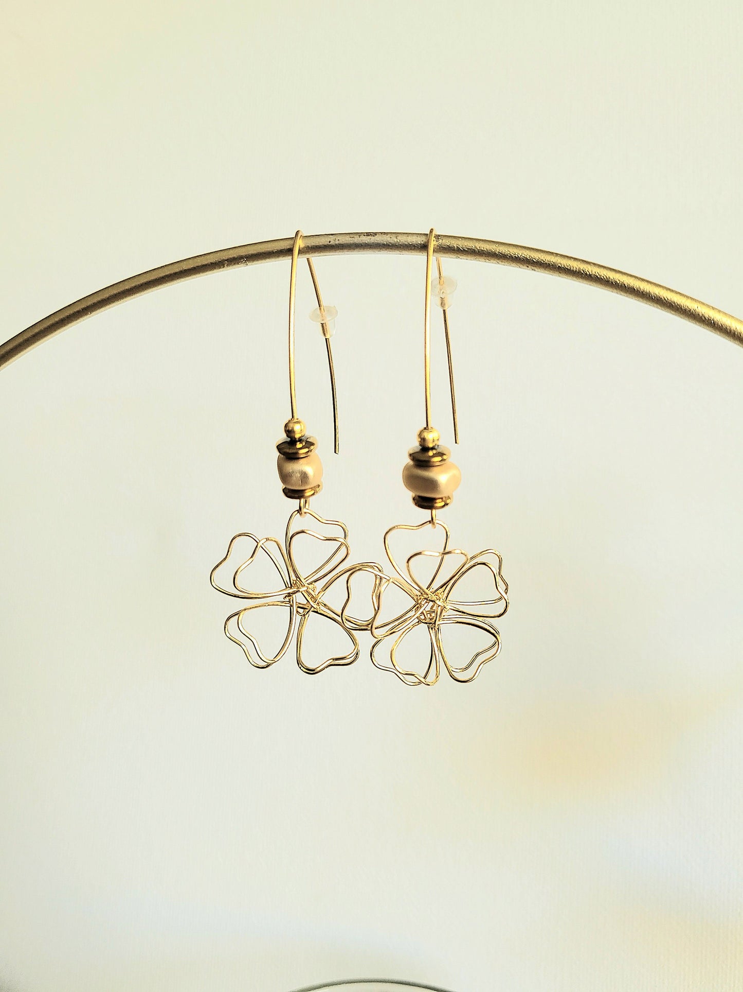 Boucles d'oreilles FIL DORE (hématite)